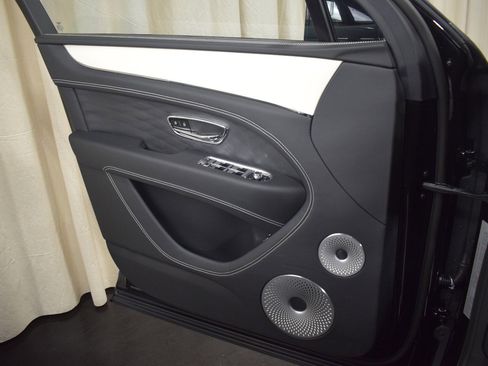 New 2024 Bentley Bentayga Extended Wheelbase image 45