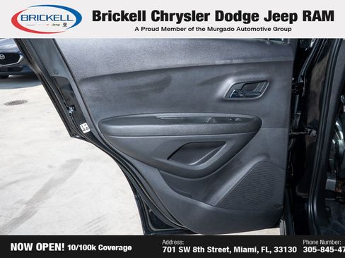 Used 2020 Chevrolet Trax LT w/ LT Convenience Package image 11