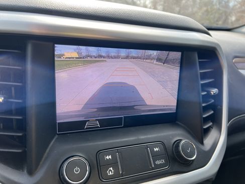 Used 2020 GMC Acadia SLE image 23