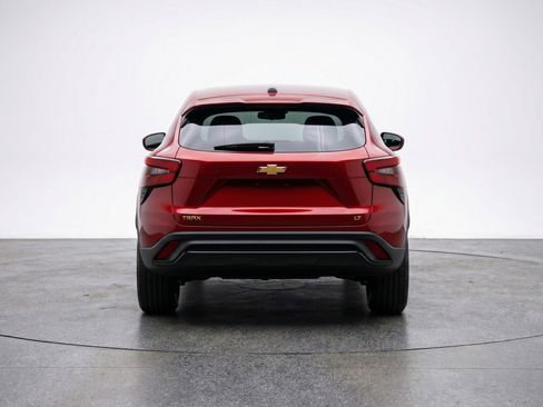 Used 2025 Chevrolet Trax LT image 7
