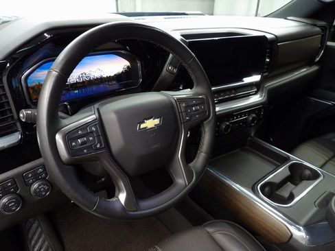 Used 2024 Chevrolet Silverado 2500 High Country image 50