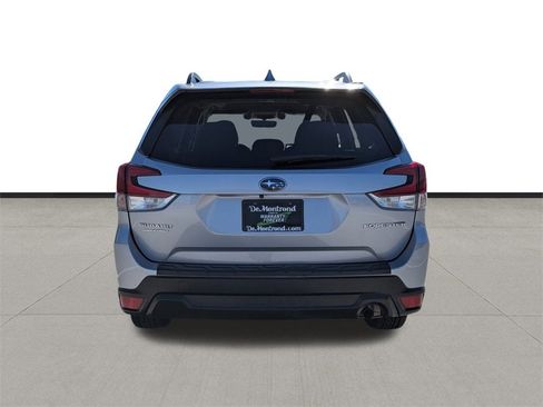 Used 2020 Subaru Forester Premium image 6