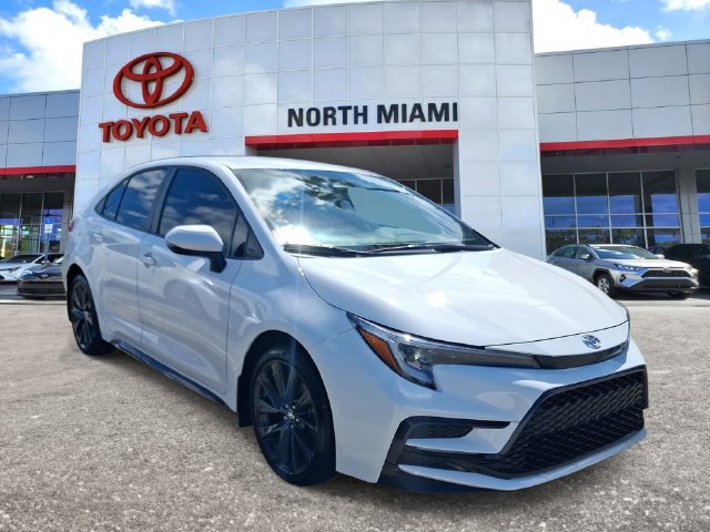 Used 2026 Toyota Corolla SE FWD image 1