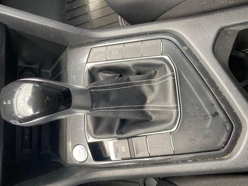 Used 2022 Volkswagen Tiguan SE FWD image 24