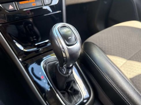 Used 2020 Buick Encore Preferred image 27