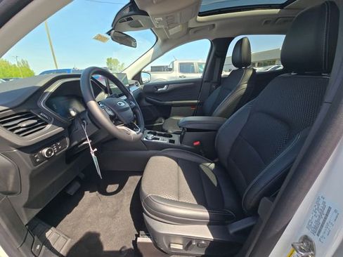 New 2025 Ford Escape SE image 16