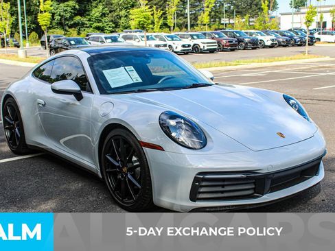 Used 2024 Porsche 911 Carrera RWD image 3