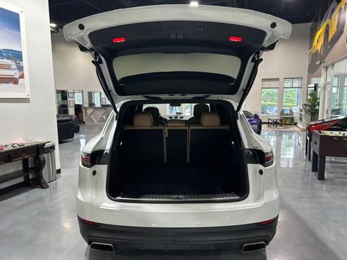 Used 2019 Porsche Cayenne AWD/4WD image 35