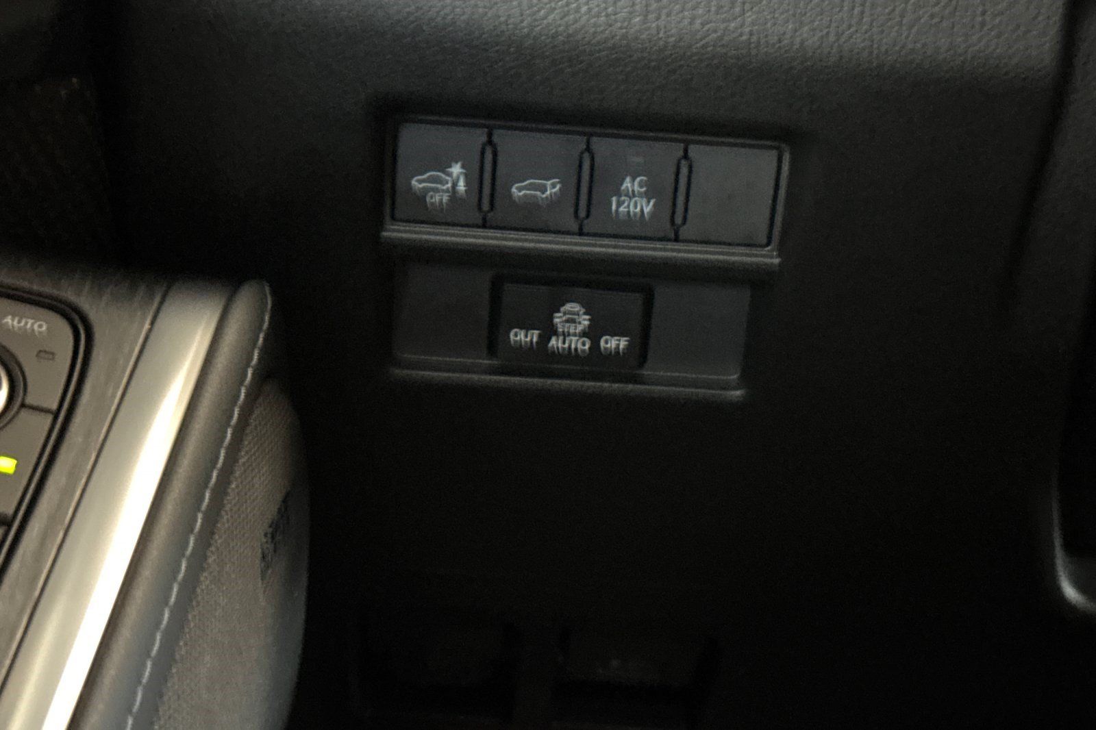 Used 2024 Lexus GX 550 w/ Accessory Package (31) AWD/4WD image 38