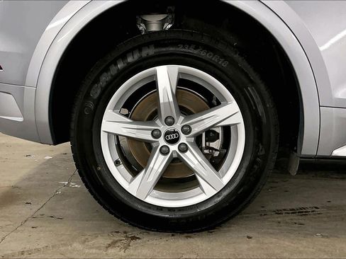 Used 2023 Audi Q5 2.0T Premium w/ Convenience Package image 12