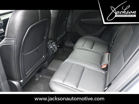 Used 2025 Volvo XC40 B5 Plus w/ Protection Package Premier image 23