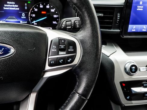 Used 2022 Ford Explorer XLT w/ Equipment Group 202A image 30