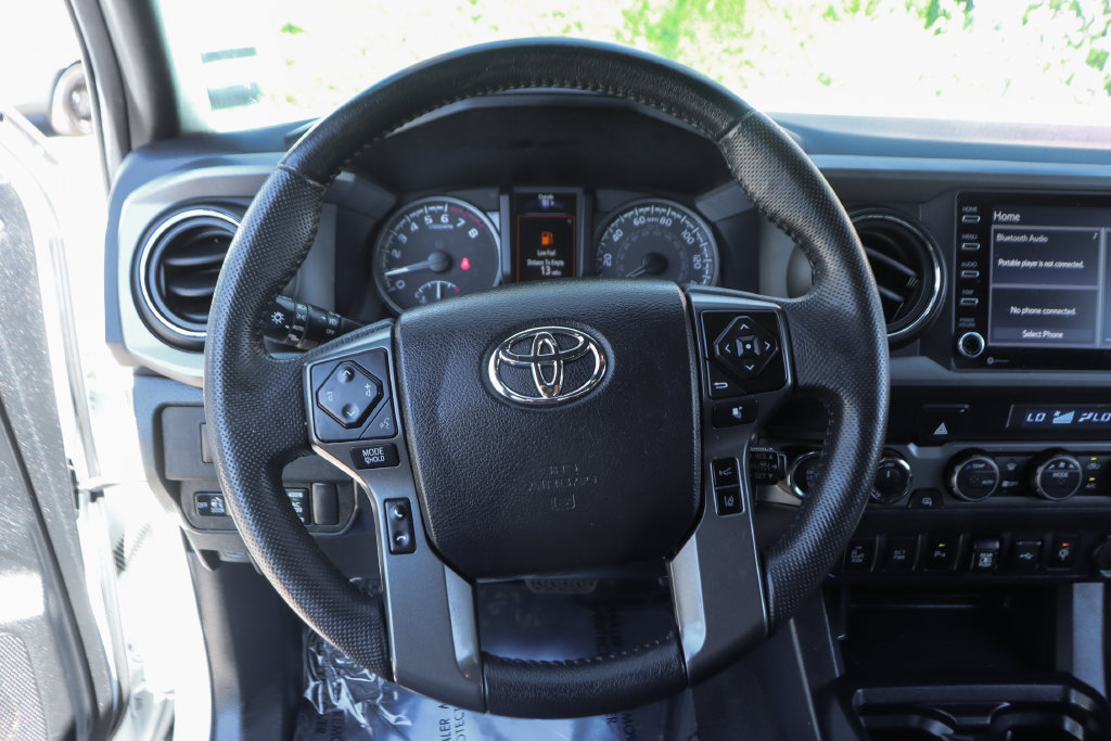 Used 2021 Toyota Tacoma TRD Off-Road w/ Technology Package AWD/4WD image 19