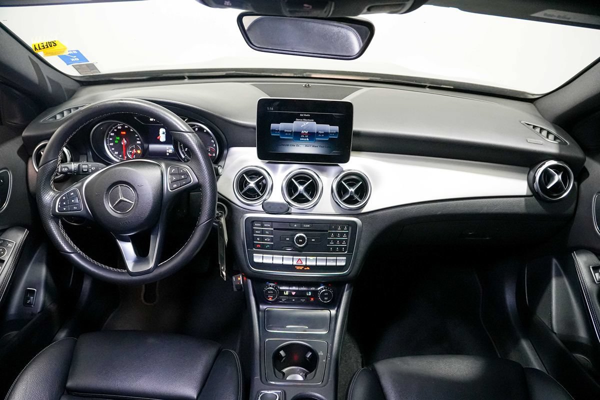 Used 2018 Mercedes-Benz GLA 250 4MATIC image 25