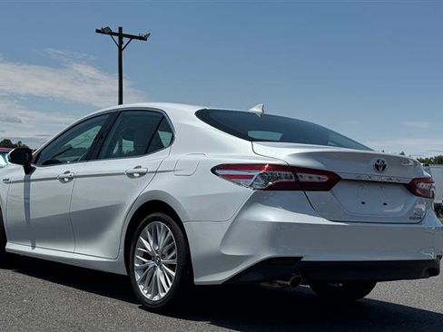 Used 2019 Toyota Camry XLE FWD image 9
