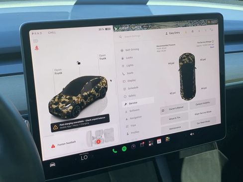Used 2022 Tesla Model Y Long Range AWD/4WD image 9