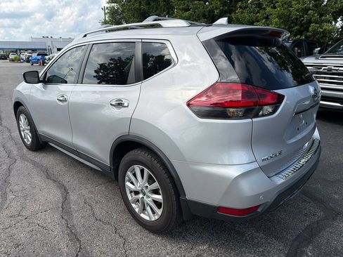 Used 2020 Nissan Rogue SV FWD image 4