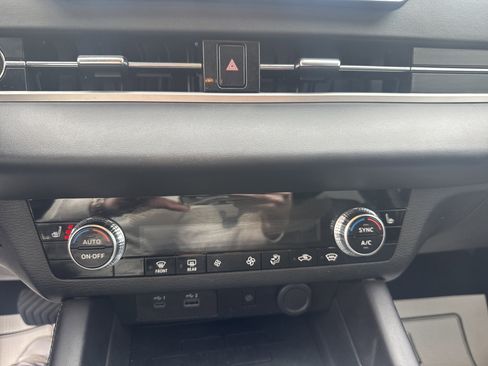 Used 2024 Mitsubishi Outlander SE image 25