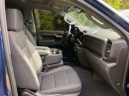 Used 2023 Chevrolet Silverado 1500 LT AWD/4WD image 34