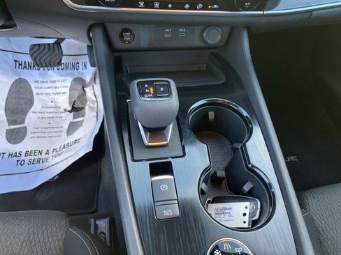 Used 2024 Nissan Rogue SV image 18