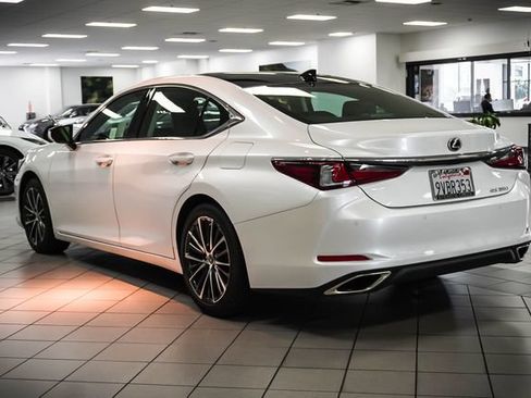 Certified 2025 Lexus ES 350 w/ Premium Package FWD image 8