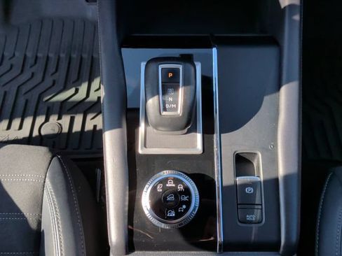 Used 2024 Mitsubishi Outlander SE AWD/4WD image 19