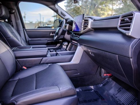 Used 2025 Toyota Tundra Limited image 21