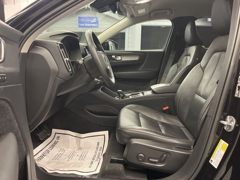 Used 2023 Volvo XC40 B5 Core w/ Protection Package Premier image 10