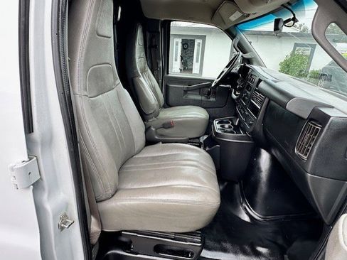 Used 2018 Chevrolet Express 2500 w/ Driver Convenience Package image 22