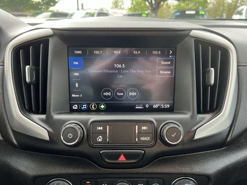 Used 2019 GMC Terrain SLT w/ Preferred Package FWD image 18