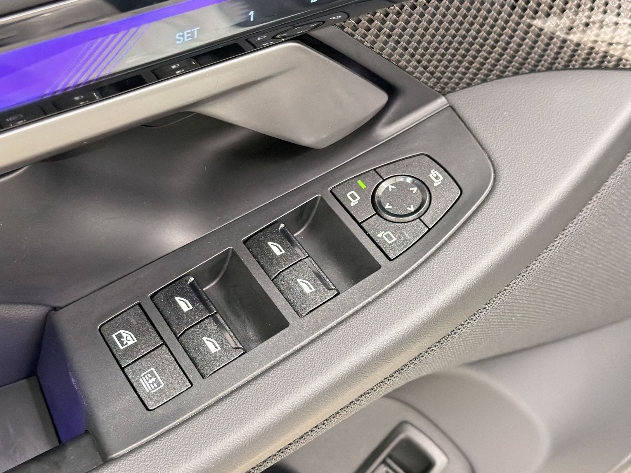 Used 2025 BMW M5 w/ Carbon Package AWD/4WD image 19