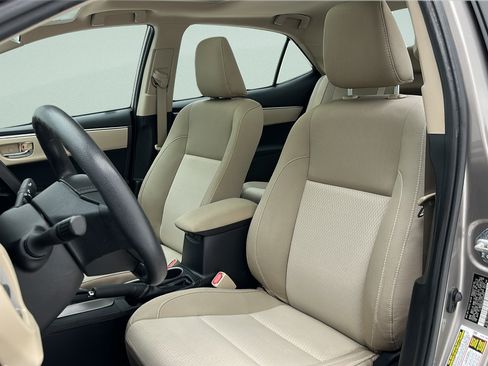 Used 2016 Toyota Corolla LE FWD image 13