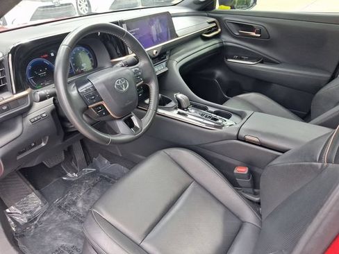 Used 2024 Toyota Crown AWD/4WD image 11
