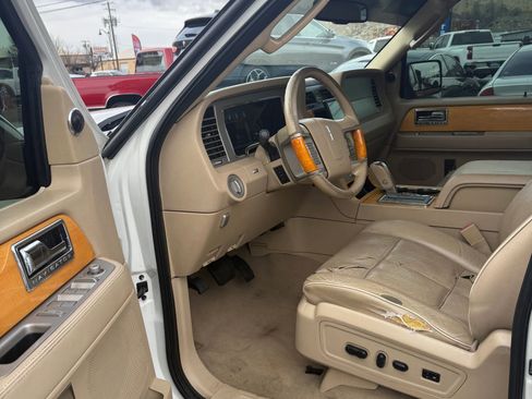 Used 2008 Lincoln Navigator 4WD image 9