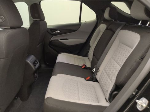 Used 2023 Chevrolet Equinox LS w/ LS Convenience Package AWD/4WD image 18