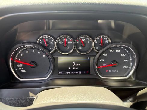 Used 2020 Chevrolet Silverado 1500 LT w/ Texas Edition AWD/4WD image 27