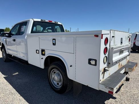 Used 2017 Ford F250 XL w/ Power Equipment Group image 7