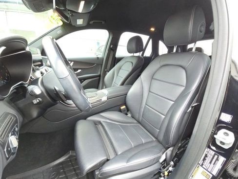 Used 2022 Mercedes-Benz GLC 300 4MATIC w/ Premium Package Lite image 11