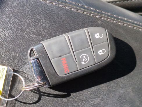 Certified 2024 Jeep Compass Limited w/ Sun and Sound Group image 36