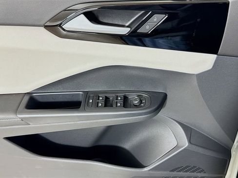New 2026 Volkswagen Taos S FWD image 15