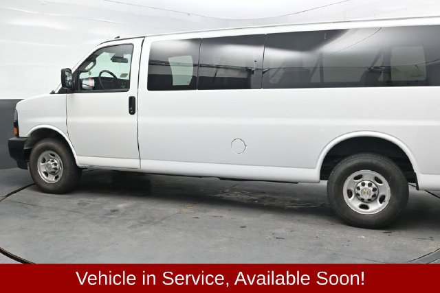Used 2024 Chevrolet Express 3500 LS RWD image 4
