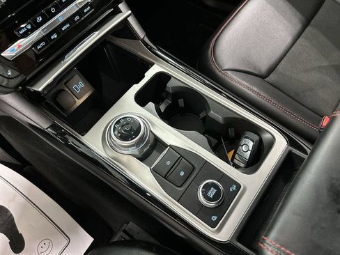 Used 2023 Ford Explorer ST-Line AWD/4WD image 18