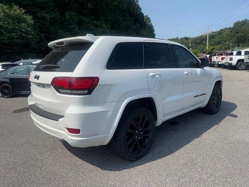 Used 2021 Jeep Grand Cherokee Laredo X AWD/4WD image 6