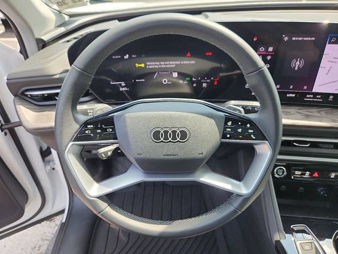 Certified 2025 Audi Q5 Premium w/ Convenience Package AWD/4WD image 21
