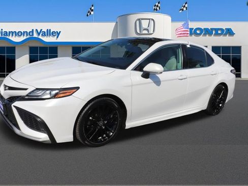 Used 2021 Toyota Camry XSE image 3