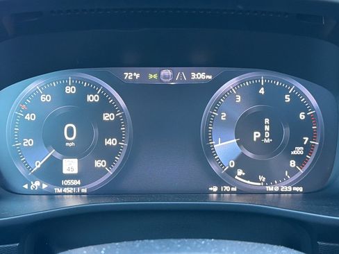 Used 2020 Volvo XC40 T5 R-Design image 24