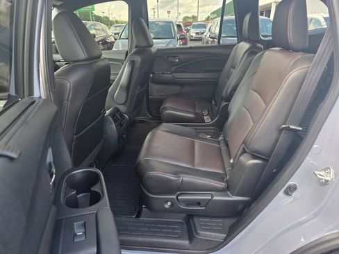 Certified 2022 Honda Pilot Black Edition image 12