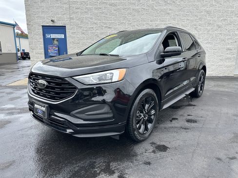 Certified 2022 Ford Edge SE w/ Black Appearance Package image 2