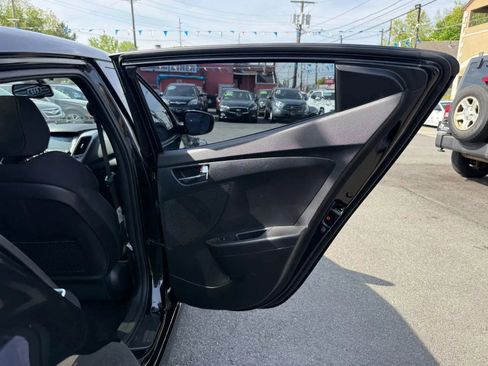 Used 2017 Hyundai Veloster Value Edition FWD image 35