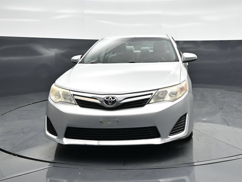 Used 2014 Toyota Camry LE FWD image 18